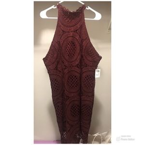 Fitted maroon dress